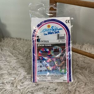 New Vintage 1991 Intex # 59241
The Wet Set Swim Ring Pool Float
24”